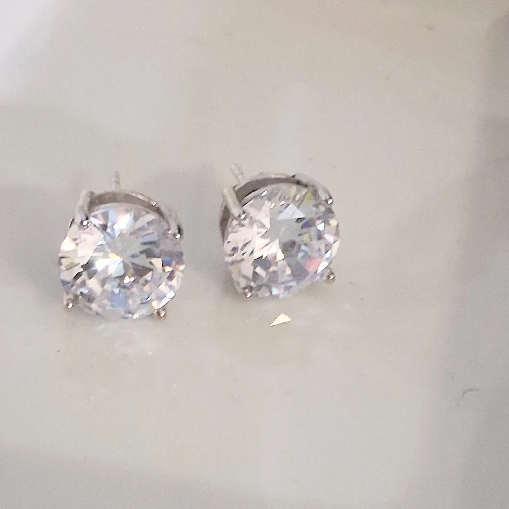 BELLA LUCE ROUND STUD EARRINGS